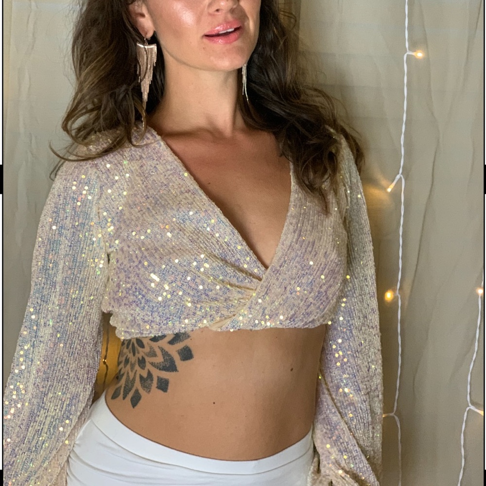 Sexy Sequin Long Sleeved Crop Top Champagne Gold Size Small